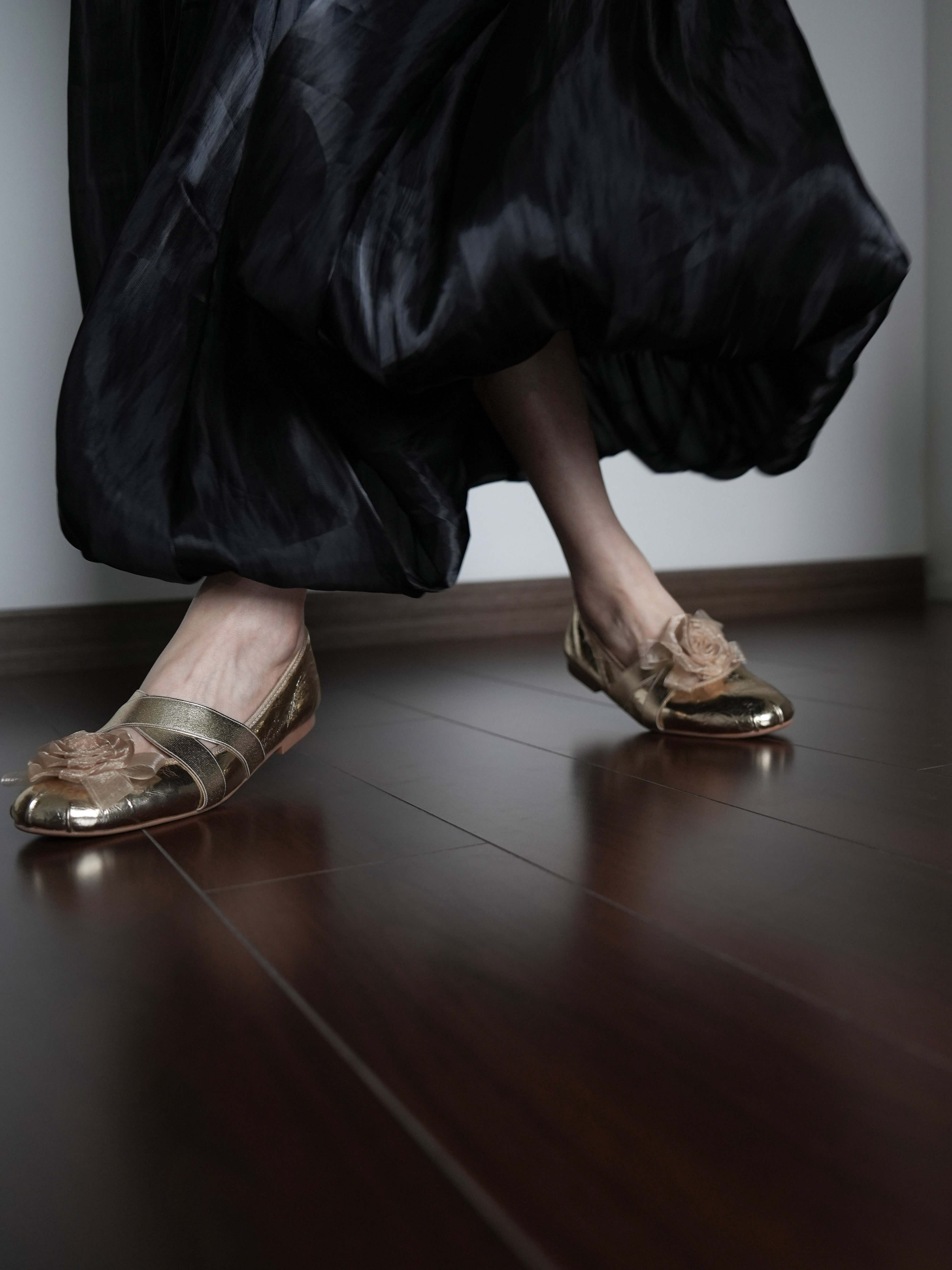 Floral Ballet Flats for Women - Soft Sole, Shallow Mouth Design, Golden All-Season Shoes, Spring Style, Elegant Footwear Floral Ballet Flats for Women - Soft Sole, Shallow Mouth Design, Golden All-Season Shoes, Spring Style, Elegant Footwear