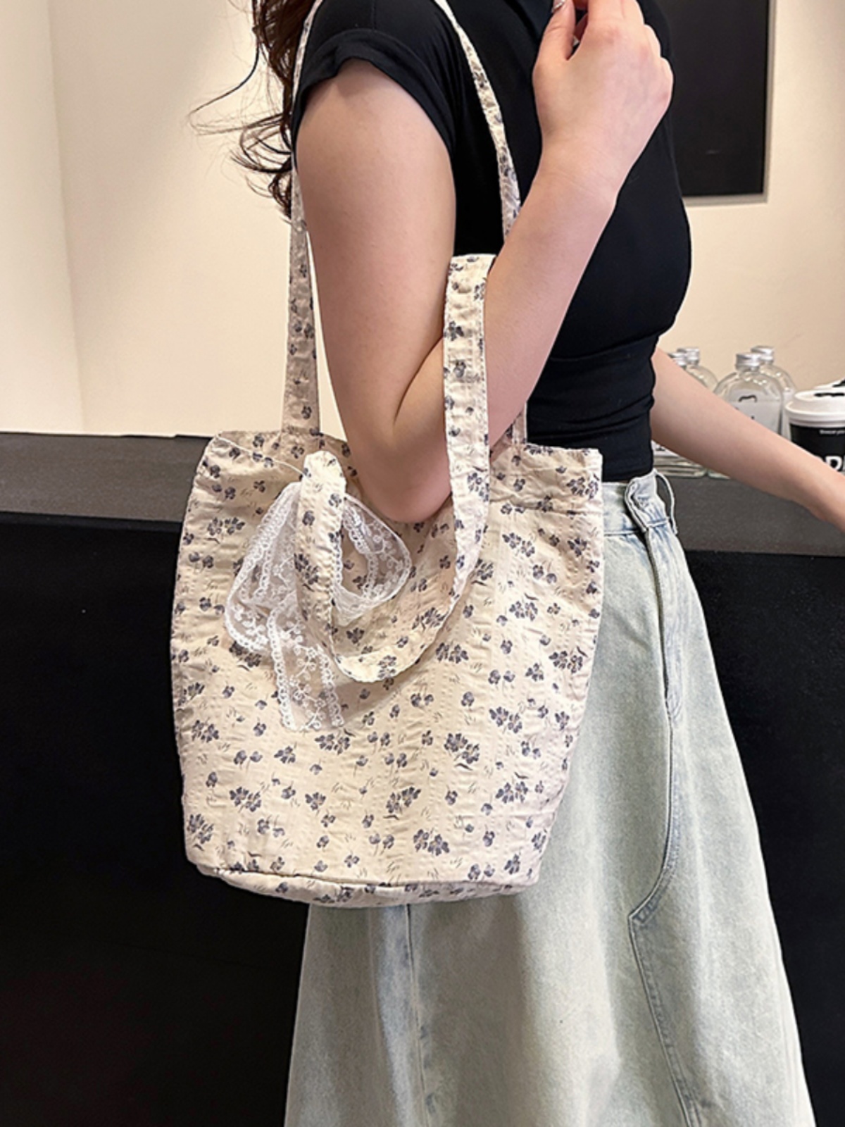 Floral Canvas Tote Bag for Women, 2025 Trendy Large Capacity Art Bag, Stylish Student Class Carryall, Y2K Aesthetic