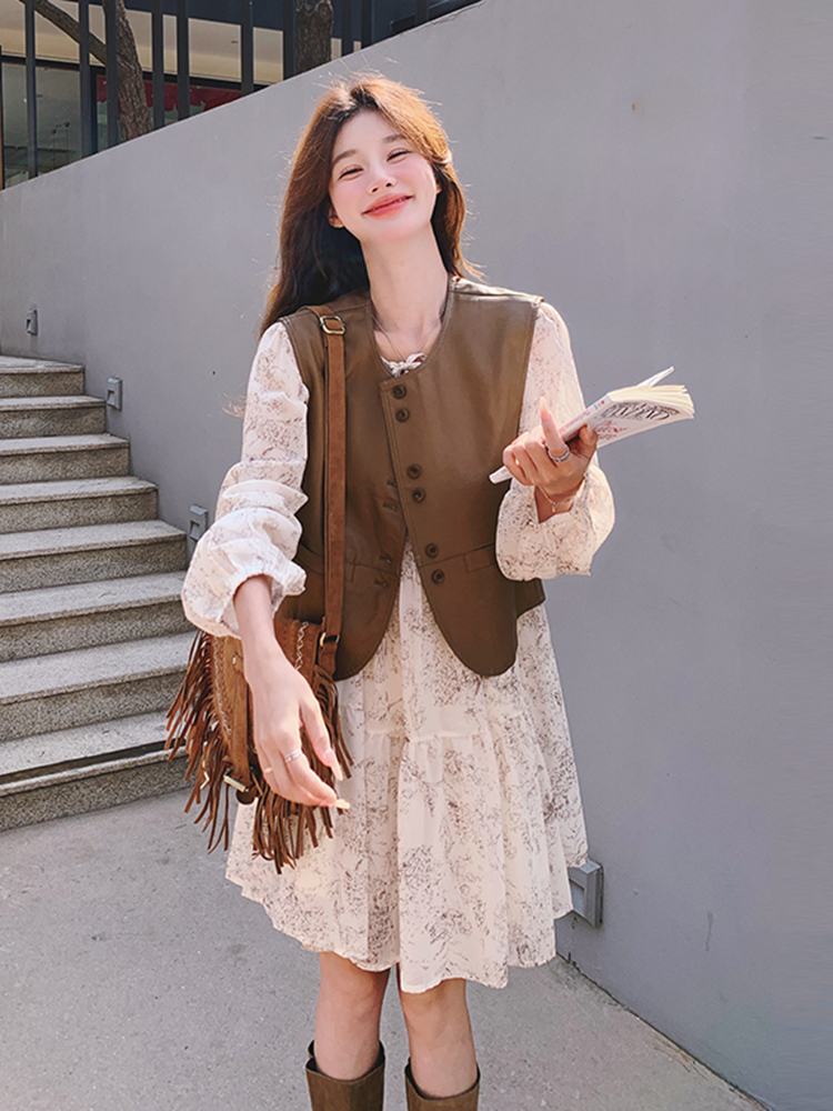 Floral Dress Vest Outfit for Women - High-End Spring Autumn Fashion 2025, Trendy Floral Layering, Elegant Look Floral Dress Vest Outfit for Women - High-End Spring Autumn Fashion 2025, Trendy Floral Layering, Elegant Look