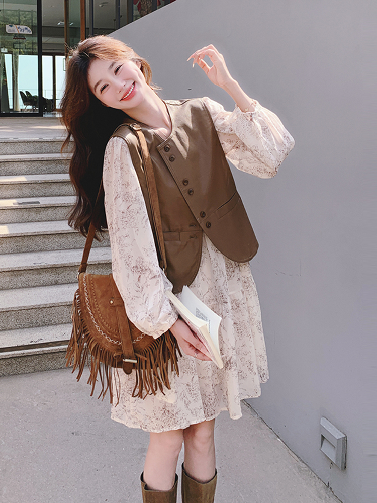 Floral Dress Vest Outfit for Women - High-End Spring Autumn Fashion 2025, Trendy Floral Layering, Elegant Look