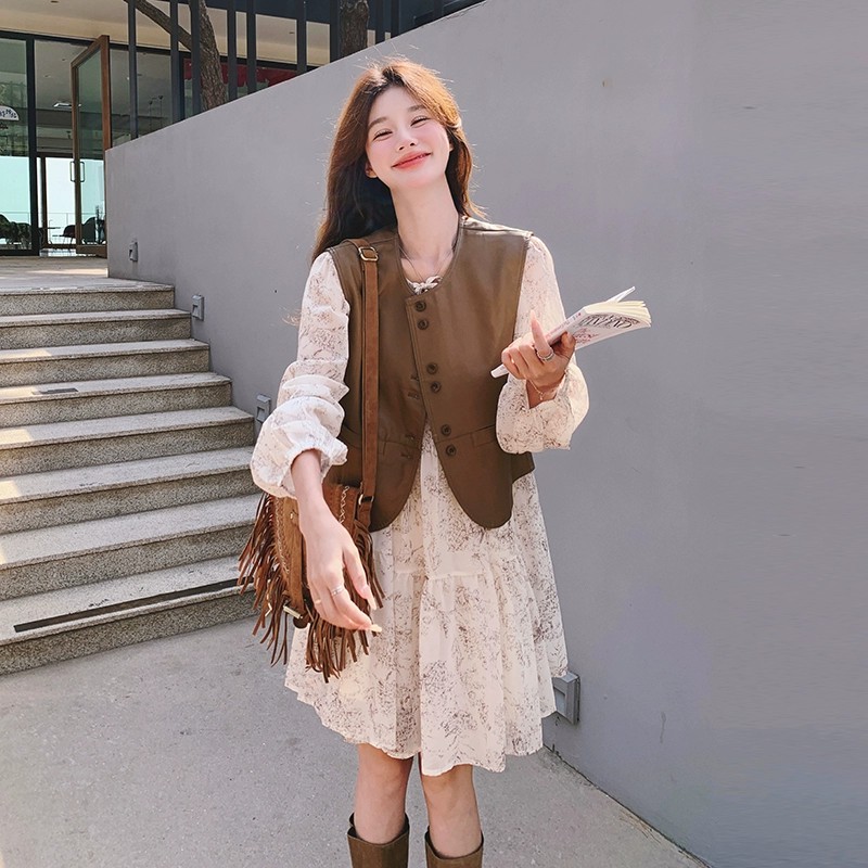 Floral Dress Vest Outfit for Women - High-End Spring Autumn Fashion 2025, Trendy Floral Layering, Elegant Look Floral Dress Vest Outfit for Women - High-End Spring Autumn Fashion 2025, Trendy Floral Layering, Elegant Look