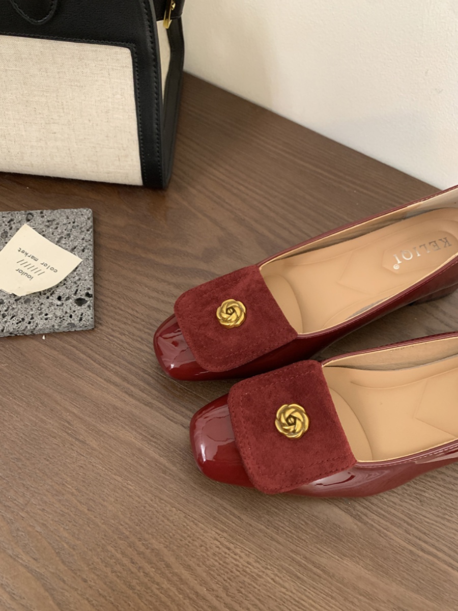 Floral Elegant Women's Shoes - Red Square Heel Shallow Mouth Design for Autumn Winter 2025 - Chic Style for Skirts