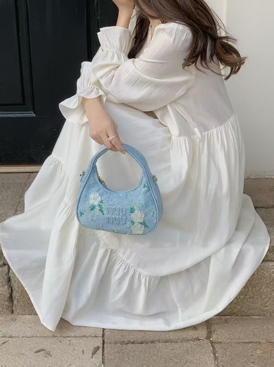 Floral Embroidery Mini Handbag - Diagonal Cross Denim Crossbody Bag in Japanese & Korean Style for Women - Fashionable & Versatile Floral Embroidery Mini Handbag - Diagonal Cross Denim Crossbody Bag in Japanese & Korean Style for Women - Fashionable & Versatile