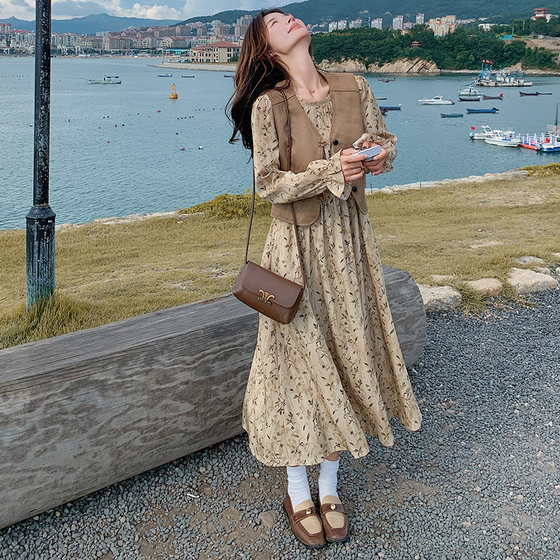 Floral Long Dress Set with MÃ©lard Vest for Women - Autumn 2025 French High-End Style, Chic & Elegant Fashion