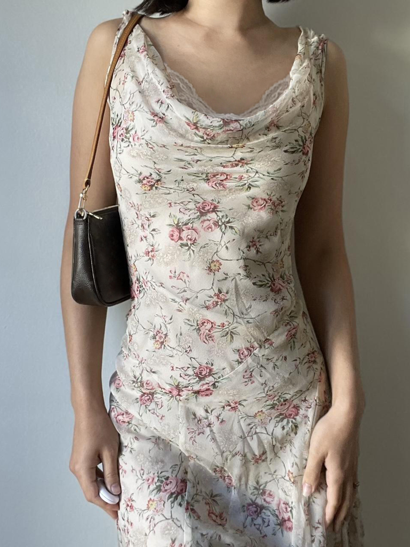 Floral Ruffled Neck Vest Dress for Vacation, Waist-Cinching and Slimming Sheer Irregular Skirt, Perfect for Summer and Y2K Style Floral Ruffled Neck Vest Dress for Vacation, Waist-Cinching and Slimming Sheer Irregular Skirt, Perfect for Summer and Y2K Style