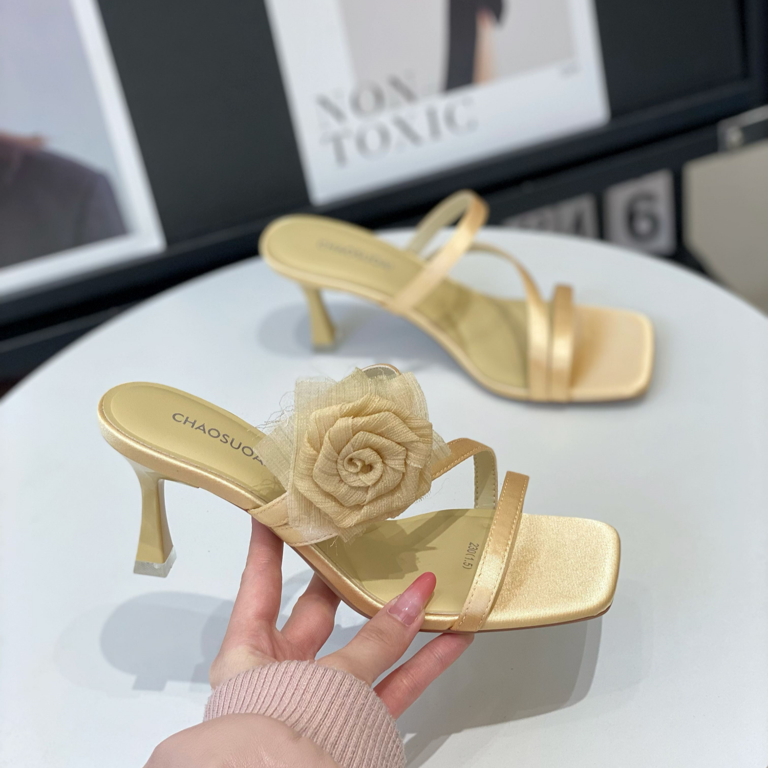 Floral Square-Toed Slippers for Women - Summer 2025 Outdoor One-Strap Sandals with White Slender Heels in French Fairy Style Floral Square-Toed Slippers for Women - Summer 2025 Outdoor One-Strap Sandals with White Slender Heels in French Fairy Style
