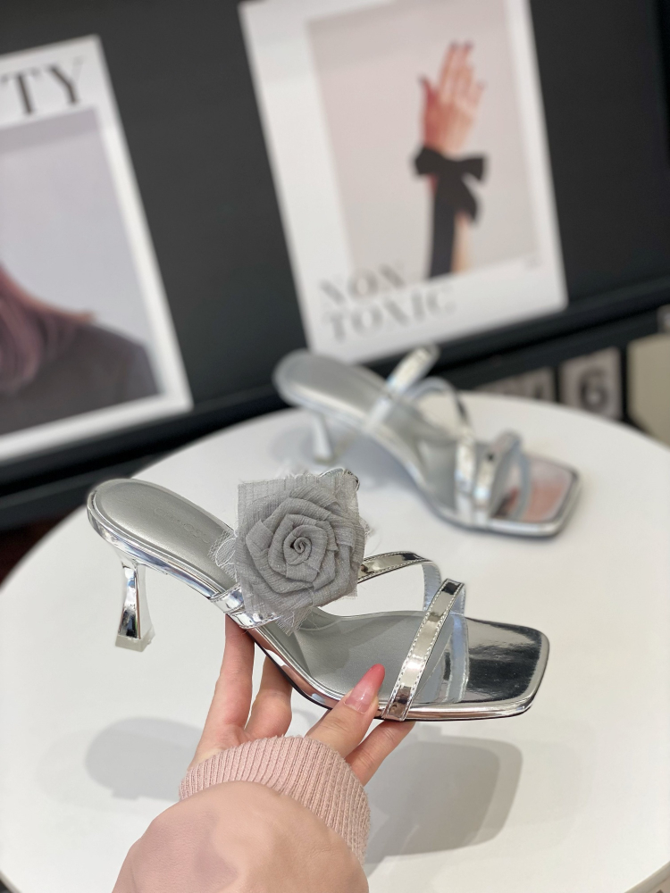 Floral Square-Toed Slippers for Women - Summer 2025 Outdoor One-Strap Sandals with White Slender Heels in French Fairy Style Floral Square-Toed Slippers for Women - Summer 2025 Outdoor One-Strap Sandals with White Slender Heels in French Fairy Style