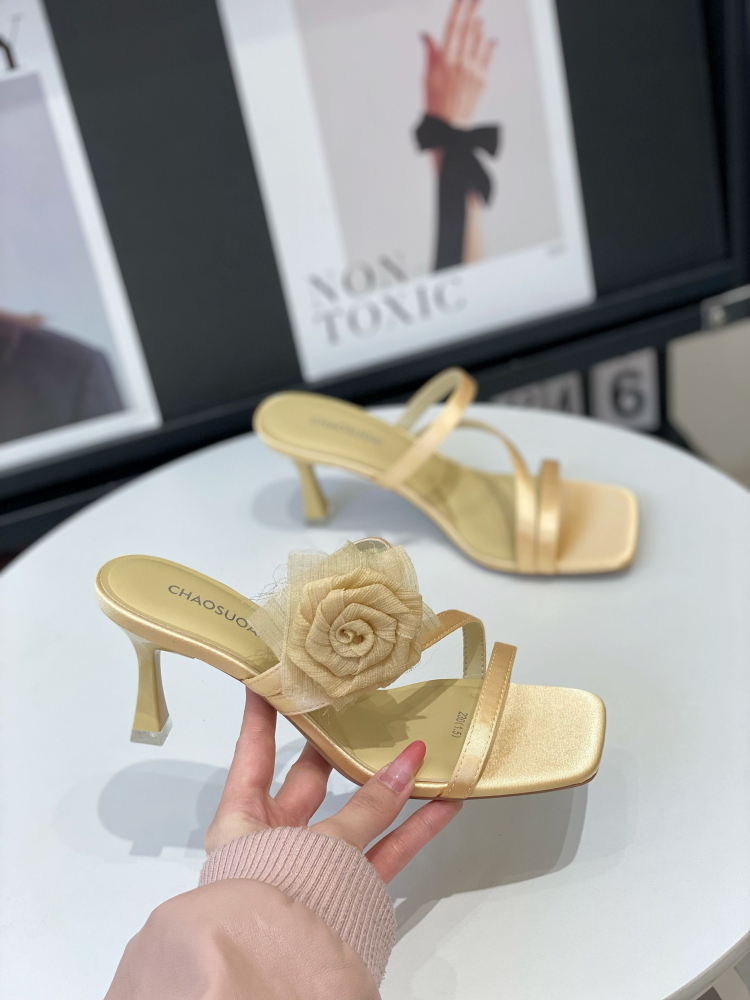 Floral Square-Toed Slippers for Women - Summer 2025 Outdoor One-Strap Sandals with White Slender Heels in French Fairy Style Floral Square-Toed Slippers for Women - Summer 2025 Outdoor One-Strap Sandals with White Slender Heels in French Fairy Style