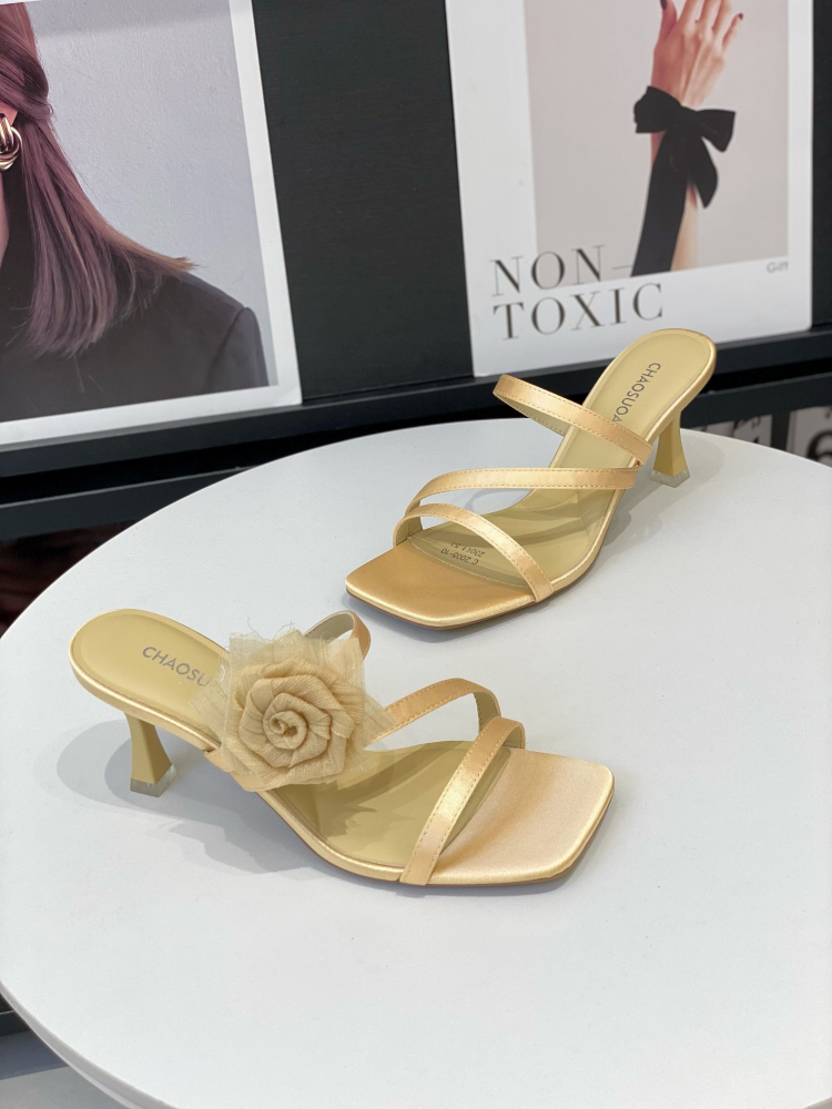 Floral Square-Toed Slippers for Women - Summer 2025 Outdoor One-Strap Sandals with White Slender Heels in French Fairy Style Floral Square-Toed Slippers for Women - Summer 2025 Outdoor One-Strap Sandals with White Slender Heels in French Fairy Style