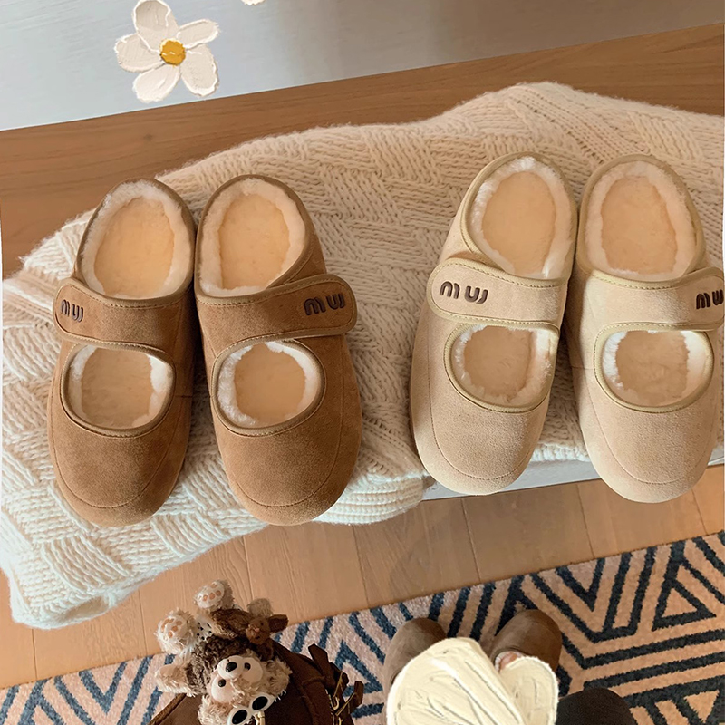 Fluffy Genuine Leather Slippers for Women, Velcro Mary Jane Snow Boots, Warm Closed-Toe Mules for Autumn and Winter Style Fluffy Genuine Leather Slippers for Women, Velcro Mary Jane Snow Boots, Warm Closed-Toe Mules for Autumn and Winter Style