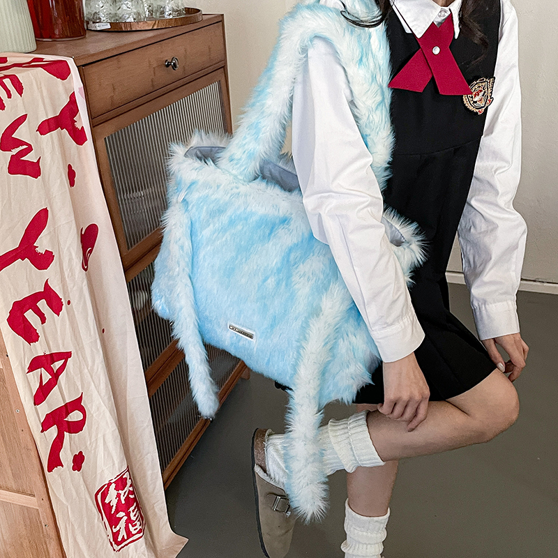 Fluffy Plush Tote Bag for Women - Large Capacity Fall Winter Commuter Bag, Cute and Versatile Fuzzy Design