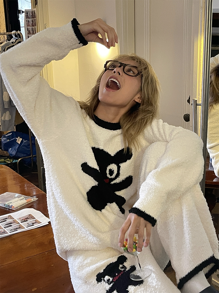 Fluffy Warm Little Black Bear Pajama Set - Cozy Loungewear for Comfort Lovers - Perfect for Relaxing Nights