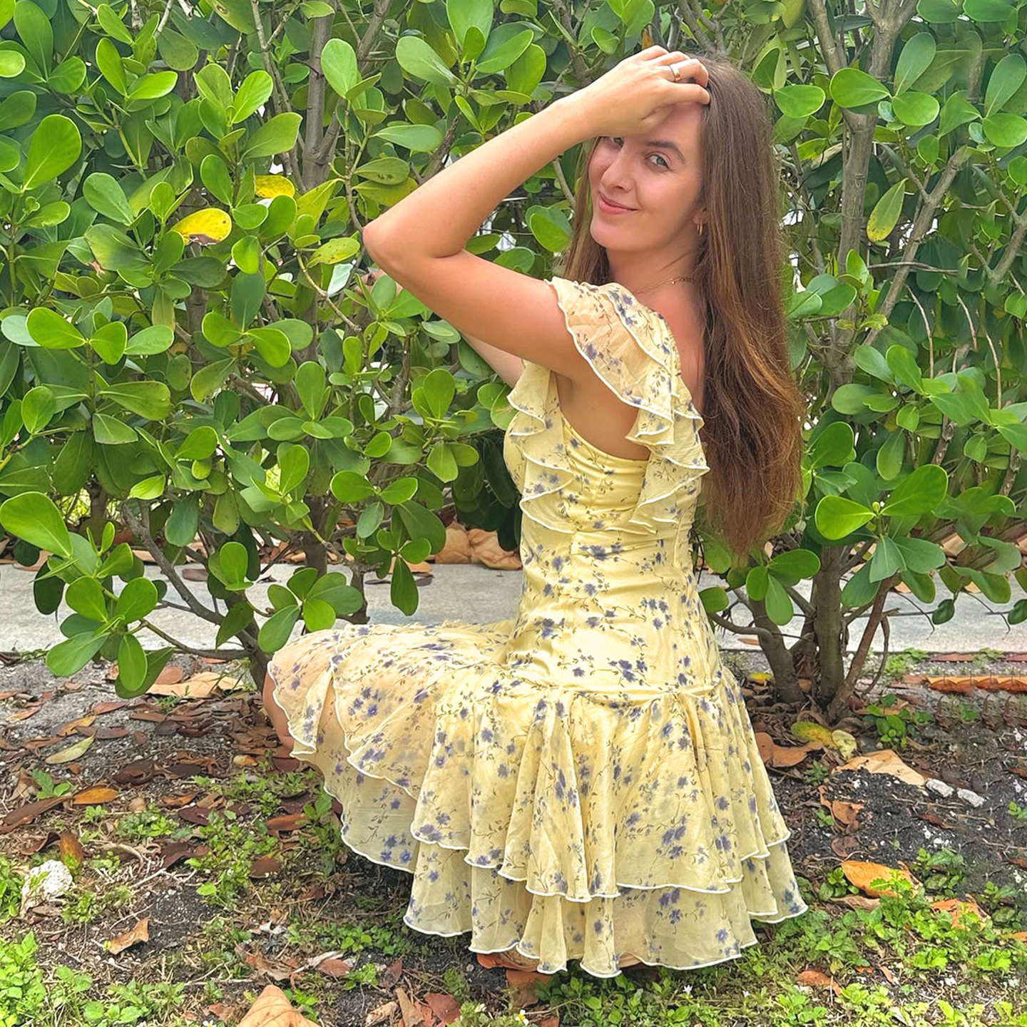 Forest Style Pastoral Floral V-Neck Short Dress with Flowing Sleeves and Waist-Defined Fit - Romantic 90s Inspired Look Forest Style Pastoral Floral V-Neck Short Dress with Flowing Sleeves and Waist-Defined Fit - Romantic 90s Inspired Look