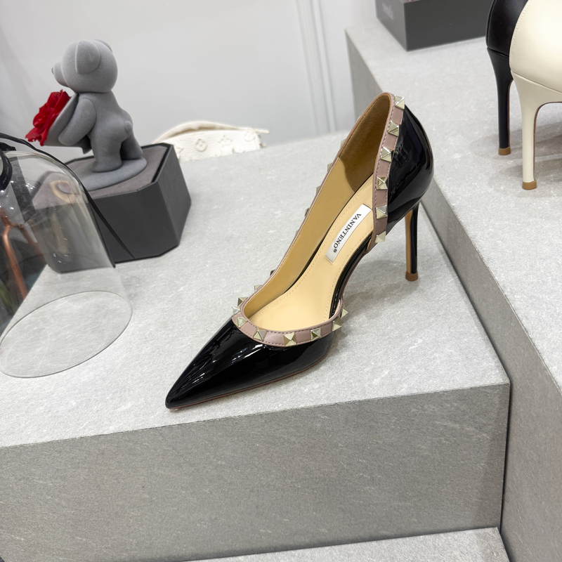 Four-Season Fairy Style Side Cutout Rivet Nude Gray Patent Leather Pointed Toe High Heel Shoes