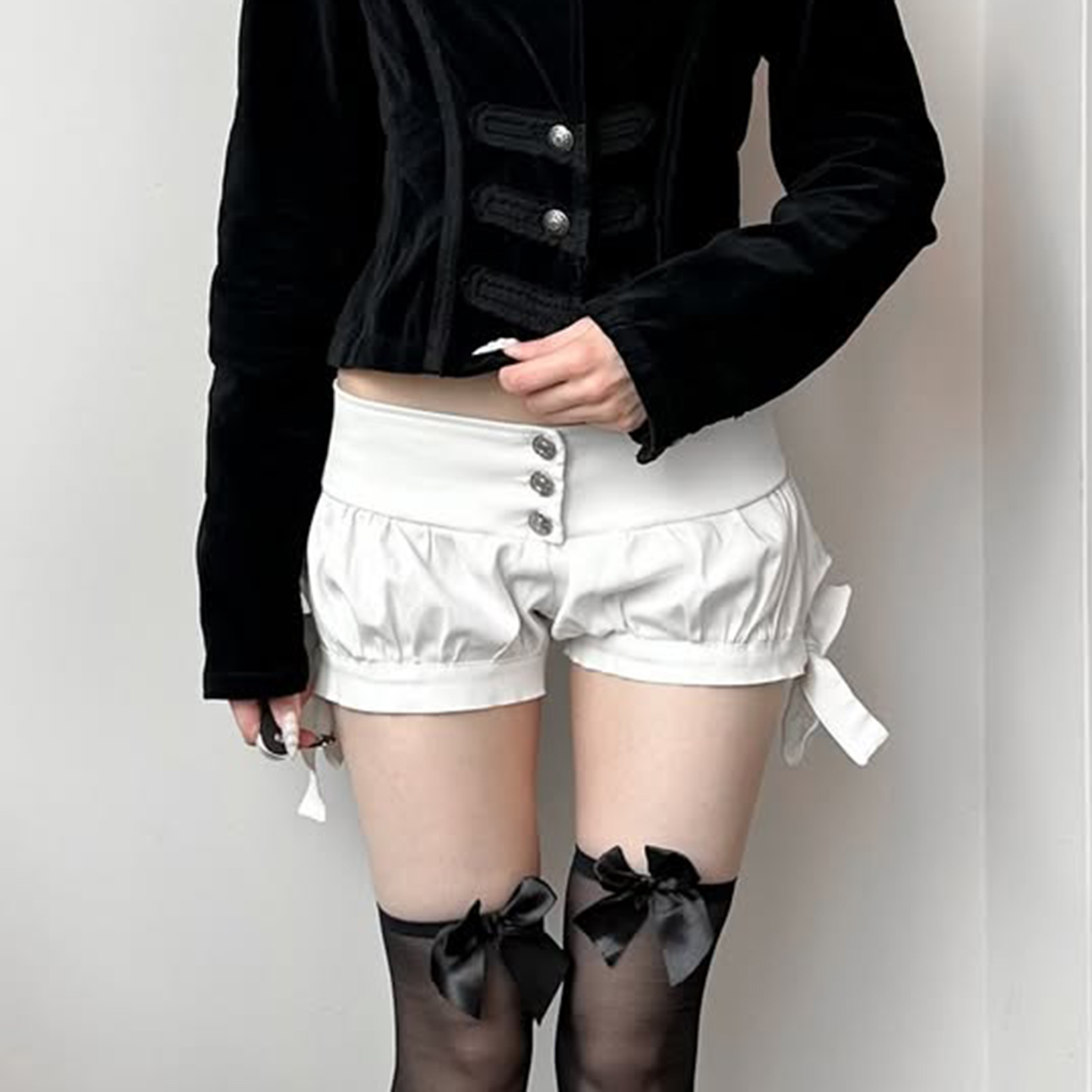 French Court Style Girl's Three-Button Low-Waist Casual Shorts with Tie Bow - Versatile Floral Bud Design for Hot Summer Looks French Court Style Girl's Three-Button Low-Waist Casual Shorts with Tie Bow - Versatile Floral Bud Design for Hot Summer Looks