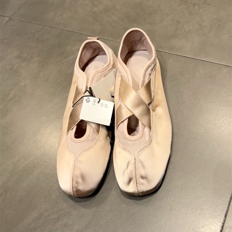 French Round Toe Satin Ballet Flats - Genuine Leather Mary Jane Loafers for Vintage-Inspired Style French Round Toe Satin Ballet Flats - Genuine Leather Mary Jane Loafers for Vintage-Inspired Style