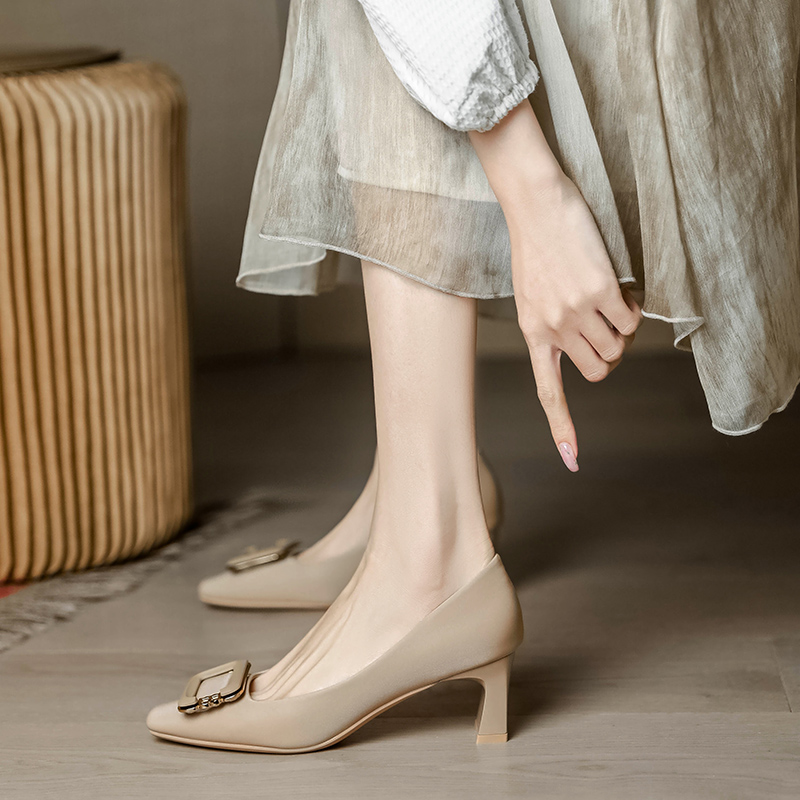 French Square-Toed High Heels for Women - Chunky Retro Mid-Heel Work Shoes, Versatile Commuting Fashion Footwear French Square-Toed High Heels for Women - Chunky Retro Mid-Heel Work Shoes, Versatile Commuting Fashion Footwear