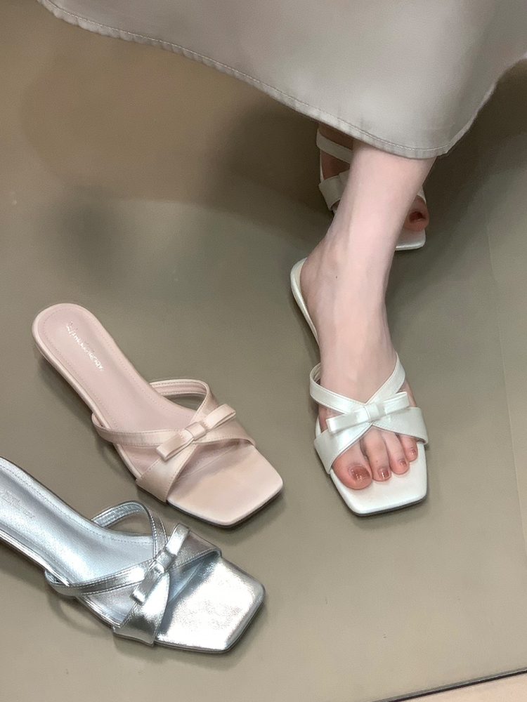 French Square-Toed Sandals for Summer 2025 - Stylish Beach Shoes with Sophisticated Ocean Vibe