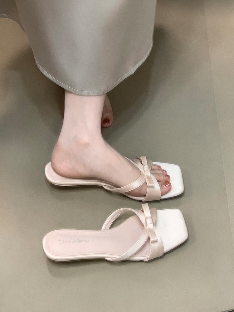 French Square-Toed Sandals for Summer 2025 - Stylish Beach Shoes with Sophisticated Ocean Vibe French Square-Toed Sandals for Summer 2025 - Stylish Beach Shoes with Sophisticated Ocean Vibe