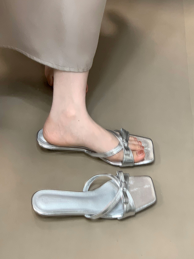 French Square-Toed Sandals for Summer 2025 - Stylish Beach Shoes with Sophisticated Ocean Vibe French Square-Toed Sandals for Summer 2025 - Stylish Beach Shoes with Sophisticated Ocean Vibe