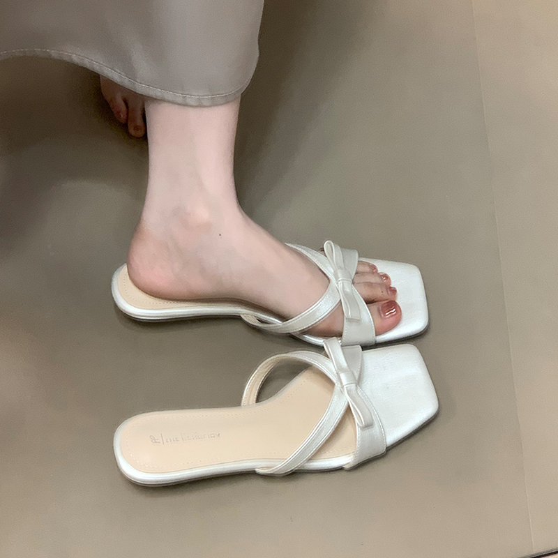 French Square-Toed Sandals for Summer 2025 - Stylish Beach Shoes with Sophisticated Ocean Vibe