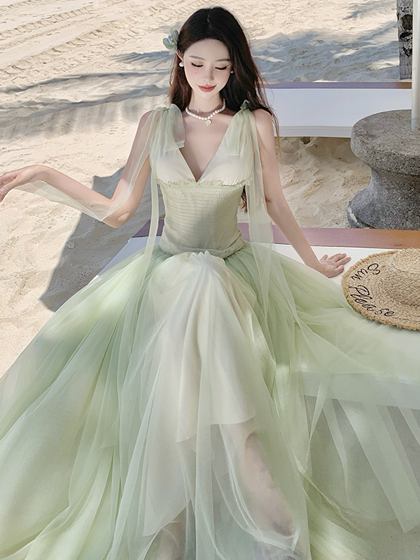 French-Style Green Mesh Spaghetti Strap Dress for Women - Summer Seaside Vacation Long Skirt, Perfect for Stunning Photos French-Style Green Mesh Spaghetti Strap Dress for Women - Summer Seaside Vacation Long Skirt, Perfect for Stunning Photos