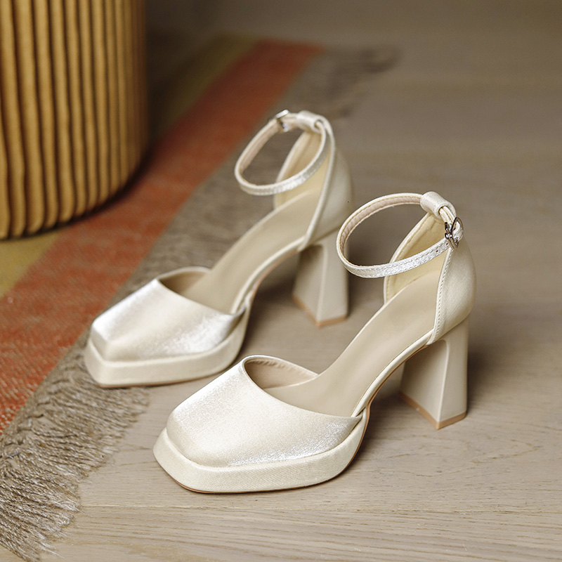 French-Style Hollow High-Heeled Mary Jane Shoes for Women, Chunky Heel, Thick-Soled Waterproof Platform Bridesmaid Sandals French-Style Hollow High-Heeled Mary Jane Shoes for Women, Chunky Heel, Thick-Soled Waterproof Platform Bridesmaid Sandals