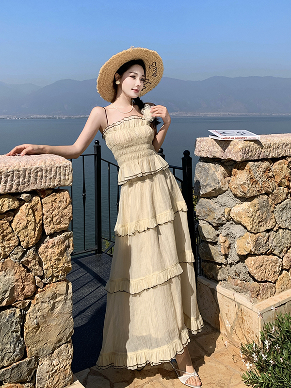 French-Style Lace-Trimmed Camisole Top & Long Skirt Two-Piece Set for Women - Seaside Vacation Fashion
