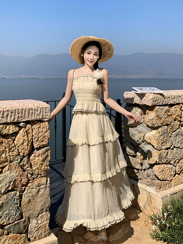 French-Style Lace-Trimmed Camisole Top & Long Skirt Two-Piece Set for Women - Seaside Vacation Fashion