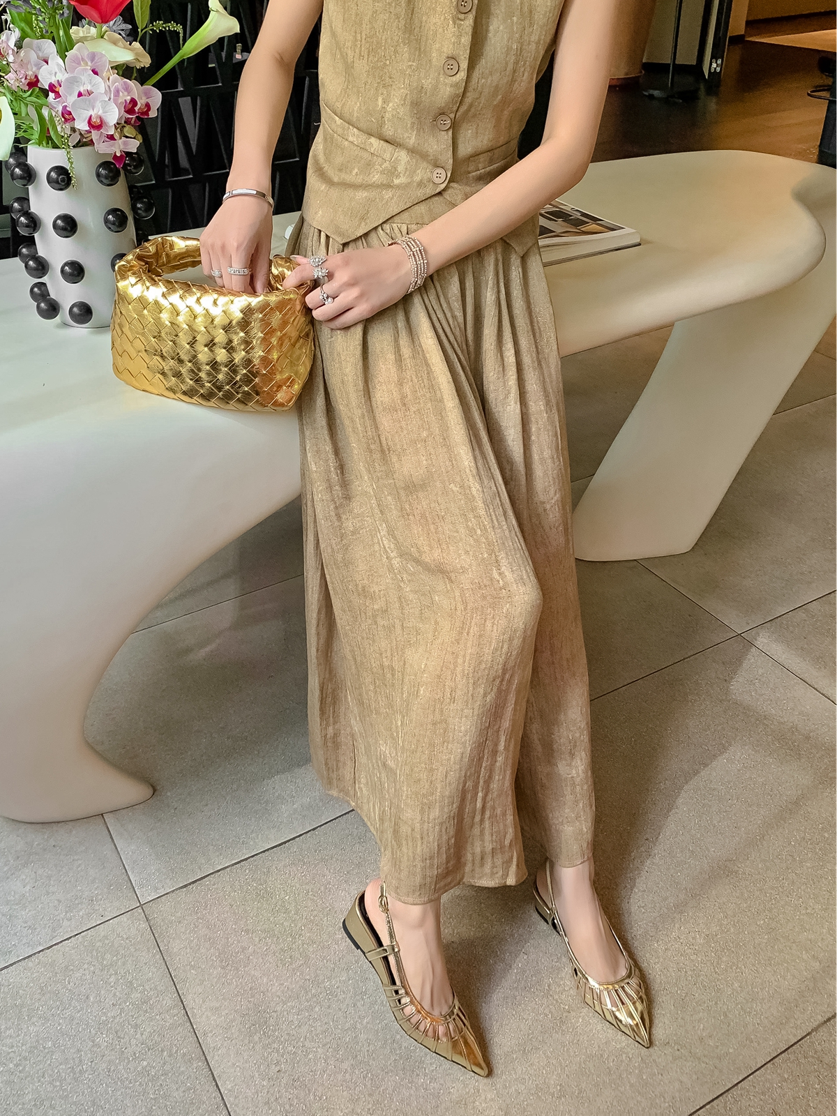 French-Style Pointed Hollow Wedge Sandals for Women - Exquisite Summer Socialite Fashion High Heels