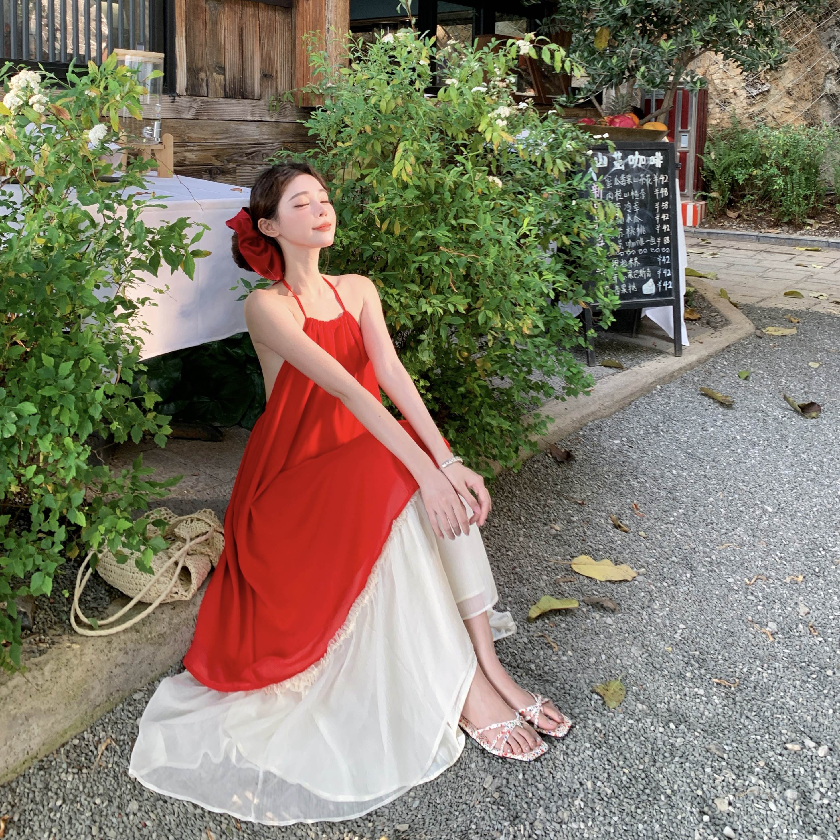 French-Style Red Halter Lace Mesh Skirt Two-Piece Set - Sweet and Spicy Vacation Outfit for Women French-Style Red Halter Lace Mesh Skirt Two-Piece Set - Sweet and Spicy Vacation Outfit for Women