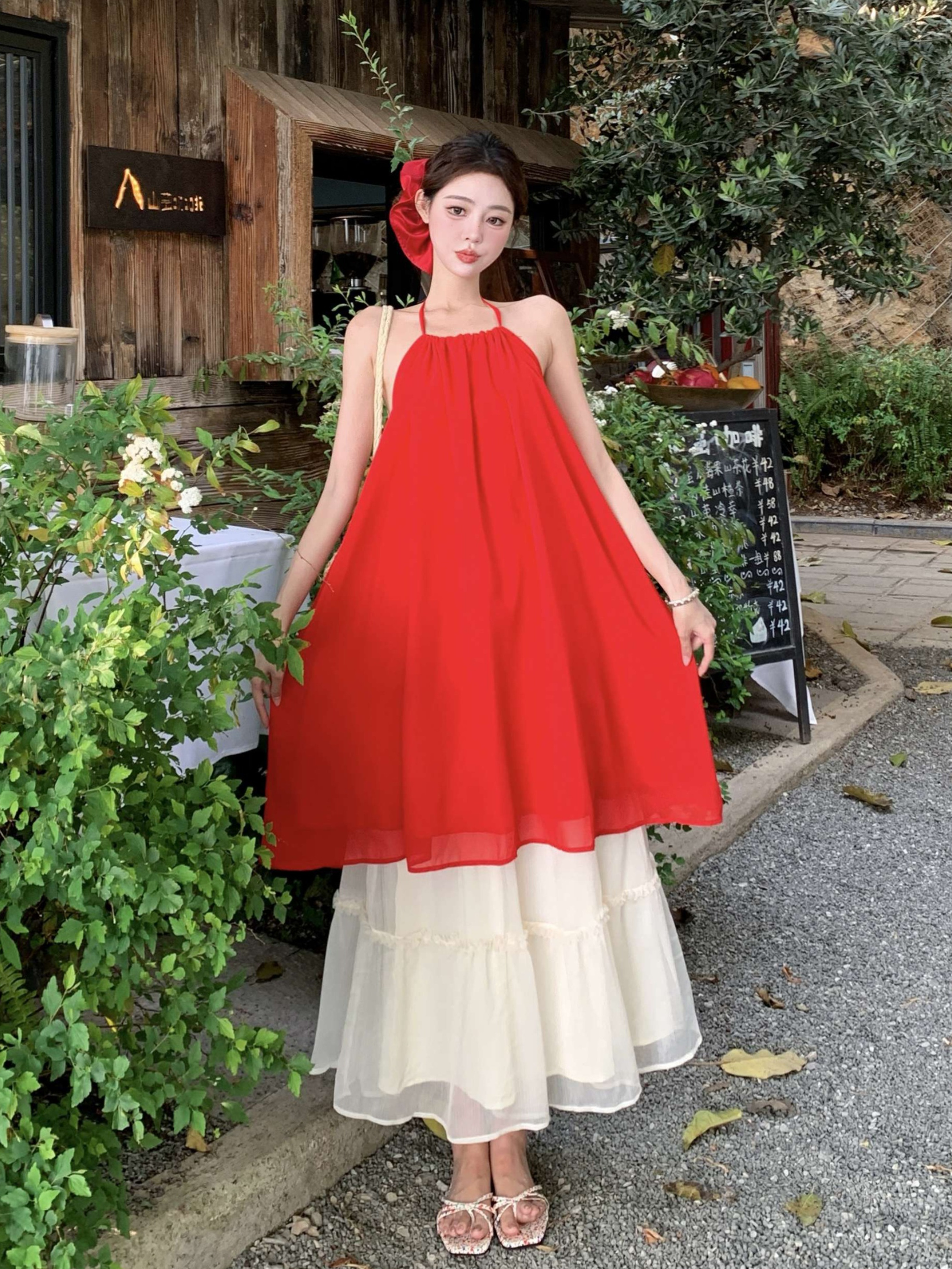 French-Style Red Halter Lace Mesh Skirt Two-Piece Set - Sweet and Spicy Vacation Outfit for Women French-Style Red Halter Lace Mesh Skirt Two-Piece Set - Sweet and Spicy Vacation Outfit for Women