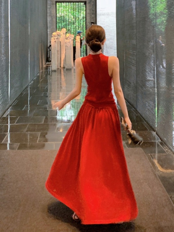 French Style Retro Chinese Zen Red Slimming Knitted Sleeveless Vest Top and Large Skirt Two-Piece Set for Women French Style Retro Chinese Zen Red Slimming Knitted Sleeveless Vest Top and Large Skirt Two-Piece Set for Women