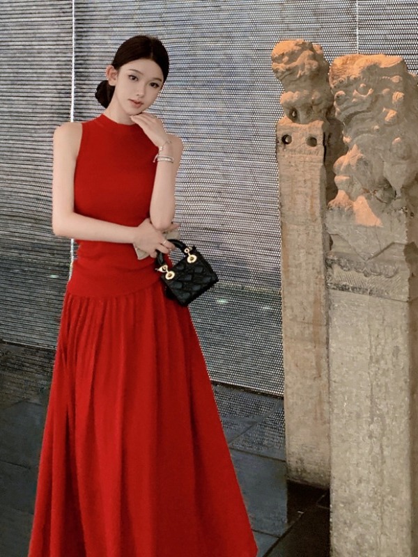 French Style Retro Chinese Zen Red Slimming Knitted Sleeveless Vest Top and Large Skirt Two-Piece Set for Women French Style Retro Chinese Zen Red Slimming Knitted Sleeveless Vest Top and Large Skirt Two-Piece Set for Women