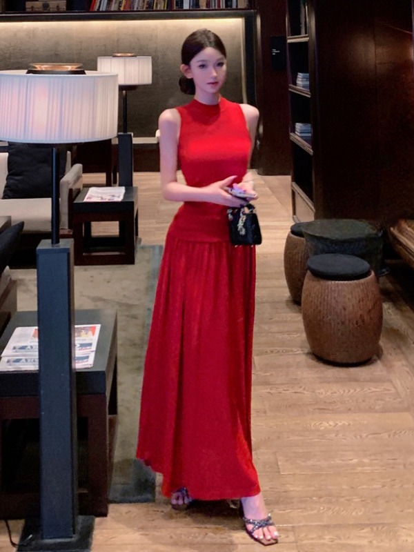 French Style Retro Chinese Zen Red Slimming Knitted Sleeveless Vest Top and Large Skirt Two-Piece Set for Women French Style Retro Chinese Zen Red Slimming Knitted Sleeveless Vest Top and Large Skirt Two-Piece Set for Women