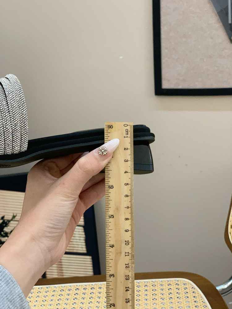 French-Style Rhinestone Slip-On Sandals for Women, 2025 Summer Fairy Wind High-End Outdoor Footwear French-Style Rhinestone Slip-On Sandals for Women, 2025 Summer Fairy Wind High-End Outdoor Footwear