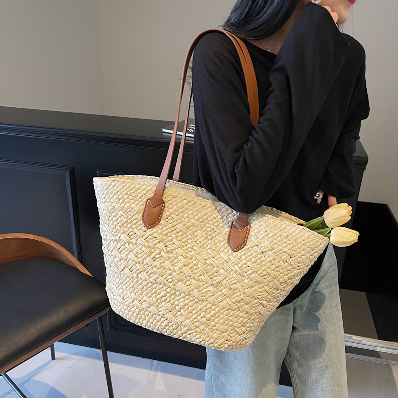 French-Style Woven Straw Tote Bag for Women - Casual Single-Shoulder Handbag with Large Capacity for Beach and Vacation
