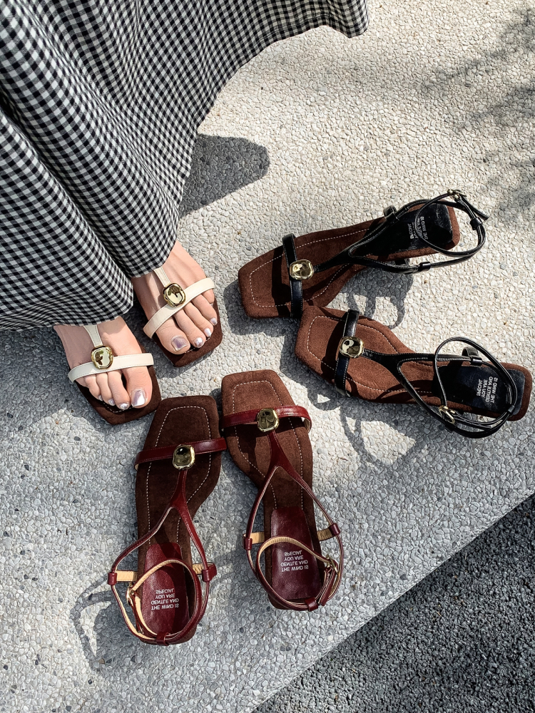 French Vintage Gold Buckle Sandals with Thin Straps, Square Open Toe, High Heels – Luxurious Summer Style 2025 French Vintage Gold Buckle Sandals with Thin Straps, Square Open Toe, High Heels – Luxurious Summer Style 2025