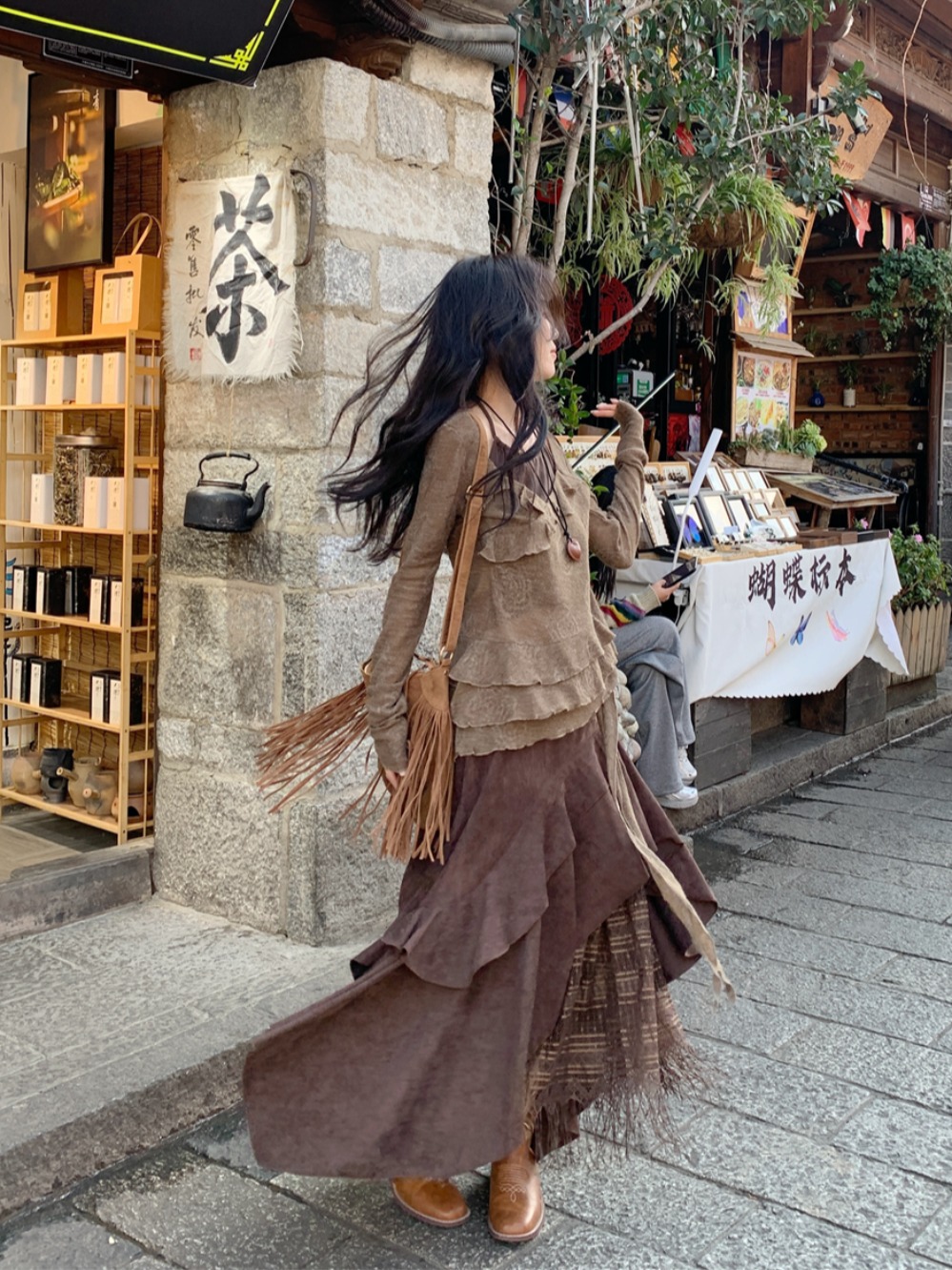 French Vintage Suede Half Skirt with Lace Splicing, Irregular A-Line High-Waisted Long Skirt Set for Versatile Styling French Vintage Suede Half Skirt with Lace Splicing, Irregular A-Line High-Waisted Long Skirt Set for Versatile Styling