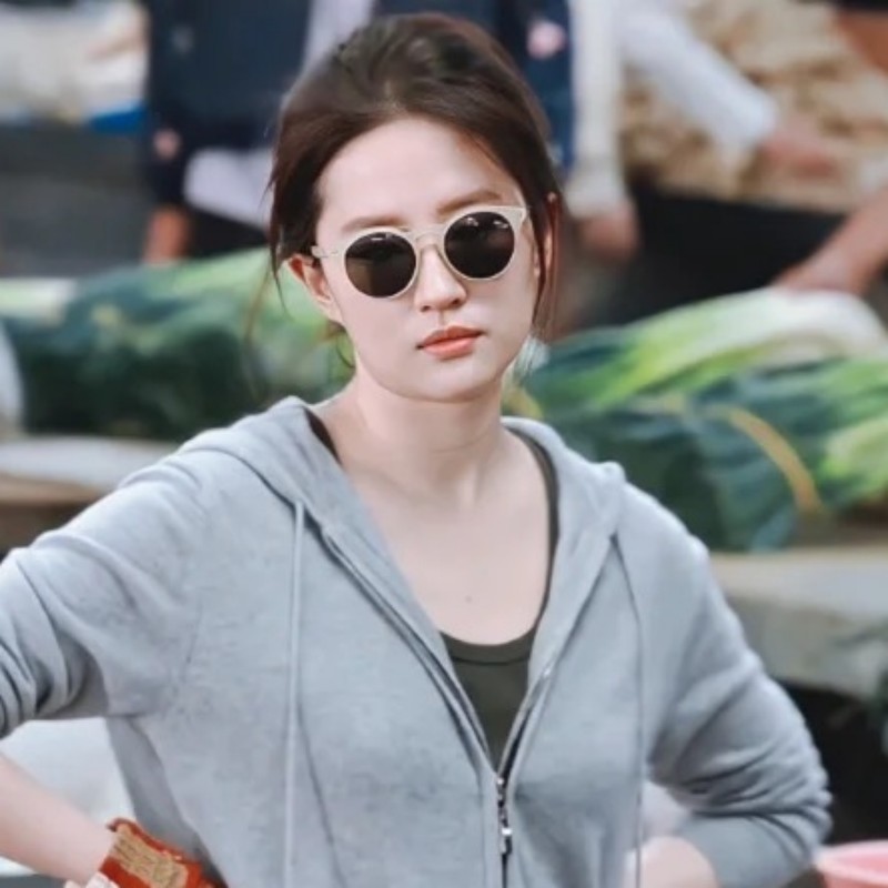 Frosted White Round Sunglasses for Women - Korean Style, Small Face Fit, Travel-Friendly Design Frosted White Round Sunglasses for Women - Korean Style, Small Face Fit, Travel-Friendly Design