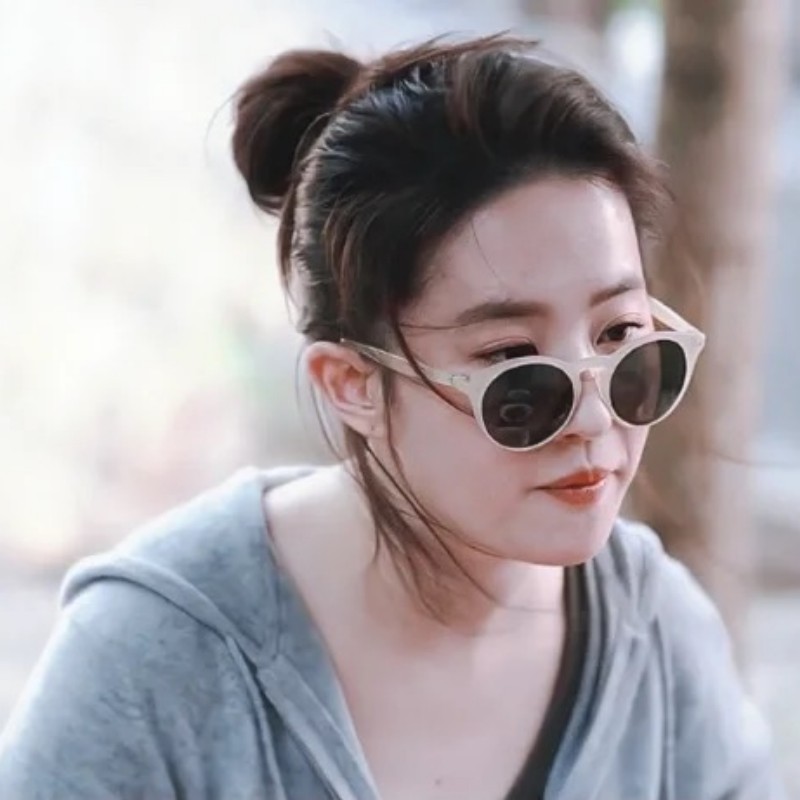 Frosted White Round Sunglasses for Women - Korean Style, Small Face Fit, Travel-Friendly Design Frosted White Round Sunglasses for Women - Korean Style, Small Face Fit, Travel-Friendly Design