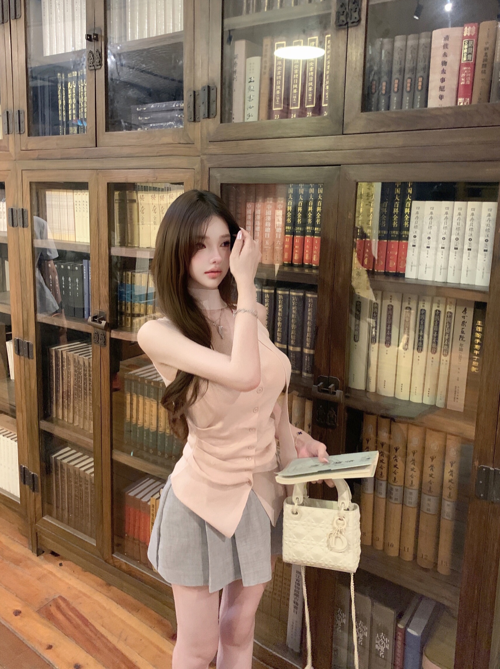 Gentle V-Neck Flowy Tie Ruffled Waist-Defining Split Top - Heart Flutter Design, Perfect for Y2K and Romantic Styles Gentle V-Neck Flowy Tie Ruffled Waist-Defining Split Top - Heart Flutter Design, Perfect for Y2K and Romantic Styles