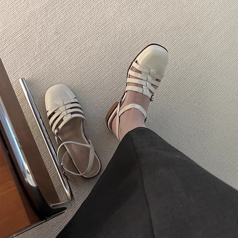 Genuine Leather Closed-Toe Roman Sandals for Women - 2025 Retro Hollow Flat Pig Cage Shoes, Vintage Style Fashion Footwear