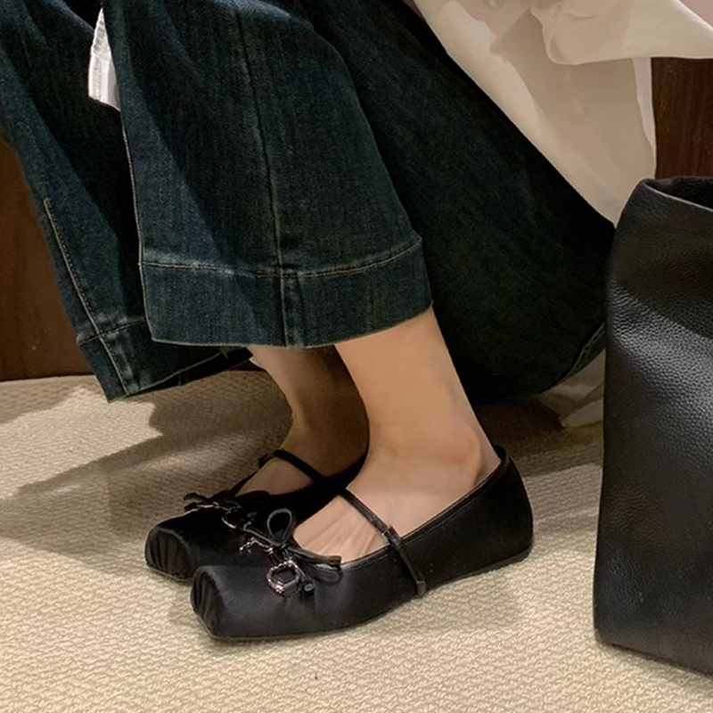 Genuine Leather Horse Bit Bow Ballet Flats - Retro French Square Toe Mary Jane Shoes for Timeless Style Genuine Leather Horse Bit Bow Ballet Flats - Retro French Square Toe Mary Jane Shoes for Timeless Style