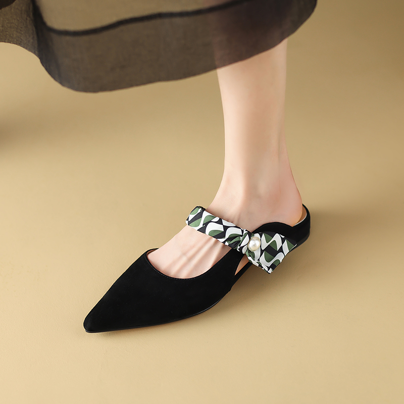 Genuine Leather Pointed Toe Sandals for Women - Summer Outdoor Flat Mules, Casual Slip-Ons, Stylish Comfortable Footwear Genuine Leather Pointed Toe Sandals for Women - Summer Outdoor Flat Mules, Casual Slip-Ons, Stylish Comfortable Footwear