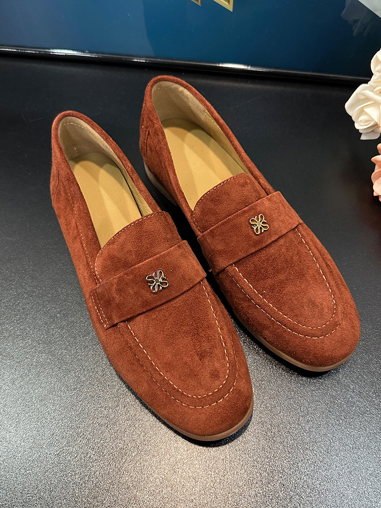 Genuine Leather Sheepskin Slip-On Loafers for Women, 2025 British Style Flat Moccasins for Spring & Autumn Fashion Genuine Leather Sheepskin Slip-On Loafers for Women, 2025 British Style Flat Moccasins for Spring & Autumn Fashion