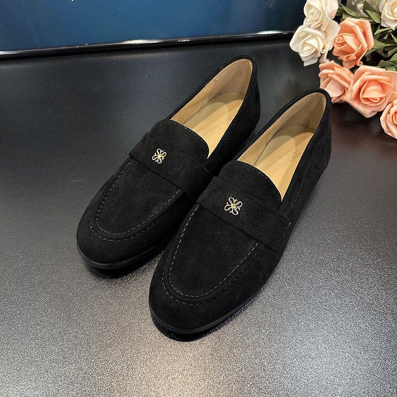 Genuine Leather Sheepskin Slip-On Loafers for Women, 2025 British Style Flat Moccasins for Spring & Autumn Fashion Genuine Leather Sheepskin Slip-On Loafers for Women, 2025 British Style Flat Moccasins for Spring & Autumn Fashion