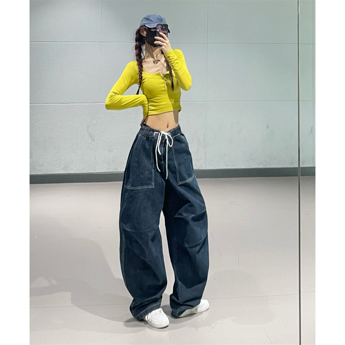 Ginger Yellow Slim-Fit Hip-Hop Jazz Dance Short Top with Vintage Dark Blue Denim Long Work Pants for Stylish Outfits