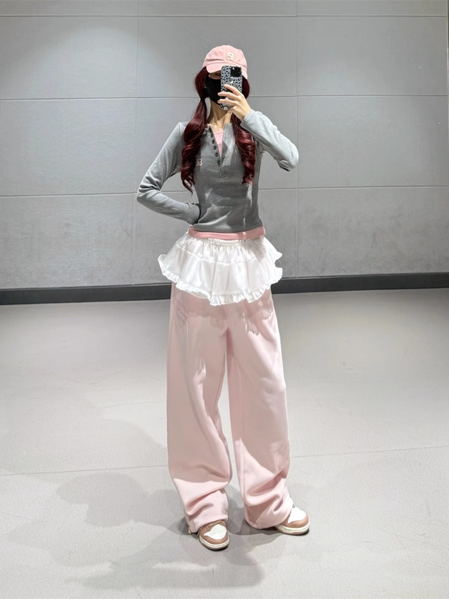 Girl Group Jazz Dance Outfit - Long Sleeve Fake Two-Piece Top & Pink Ruffled Sports Pants - Trendy Performance Wear Girl Group Jazz Dance Outfit - Long Sleeve Fake Two-Piece Top & Pink Ruffled Sports Pants - Trendy Performance Wear
