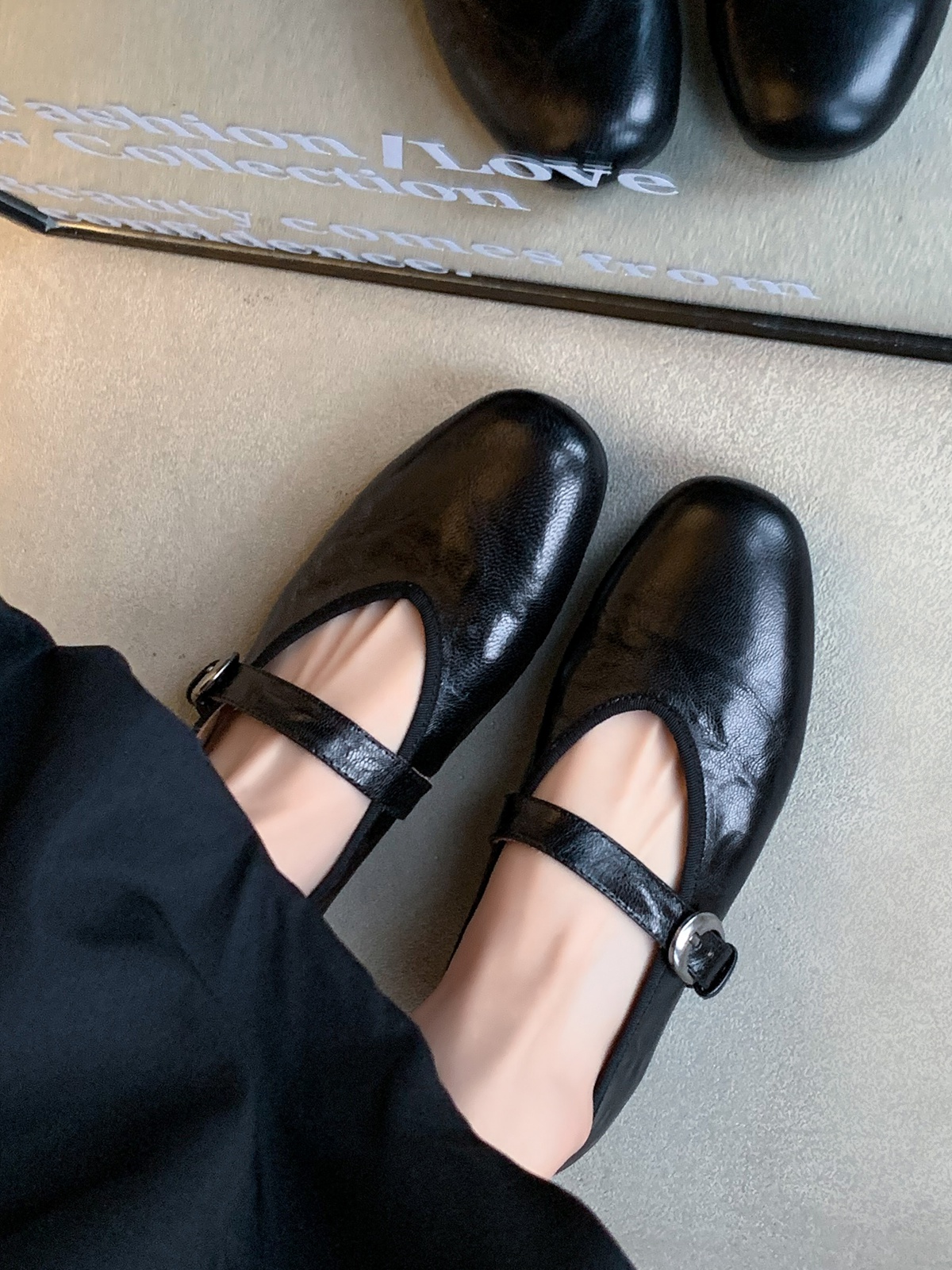 Girl's French Hepburn Style Mary Jane Leather Shoes, Soft Round Toe Flats for Women, Perfect for Skirts and Casual Outfits